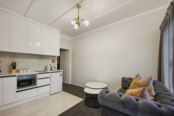 Luxury Studio - kitchen and living area