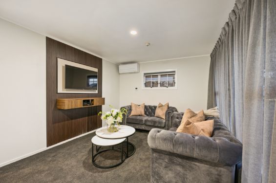 Luxury One-Bedroom Suite